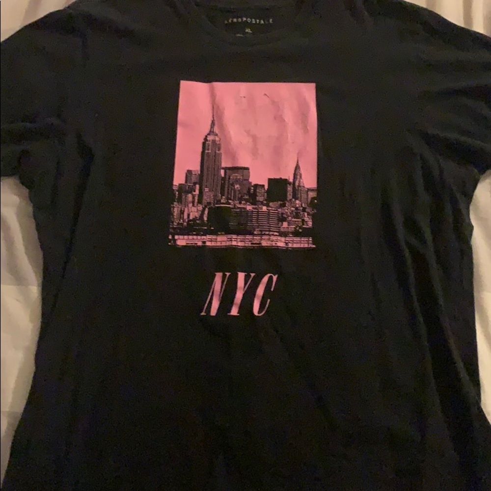a black New York City tshirt ftom aeropostale! XL